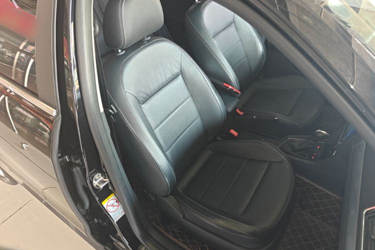 Used Volkswagen Lavida 2015 1.6L Automatic Comfort Edition Right Front Seat