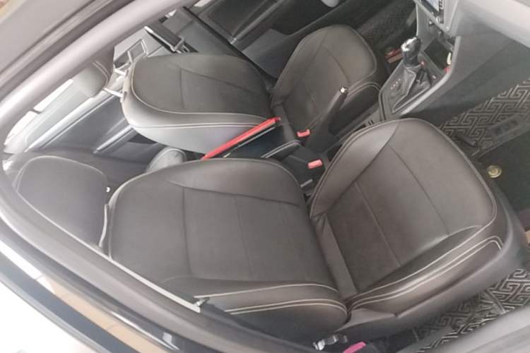 Used Volkswagen Lavida 2015 1.6L Automatic Fashion Edition Right Front Seat