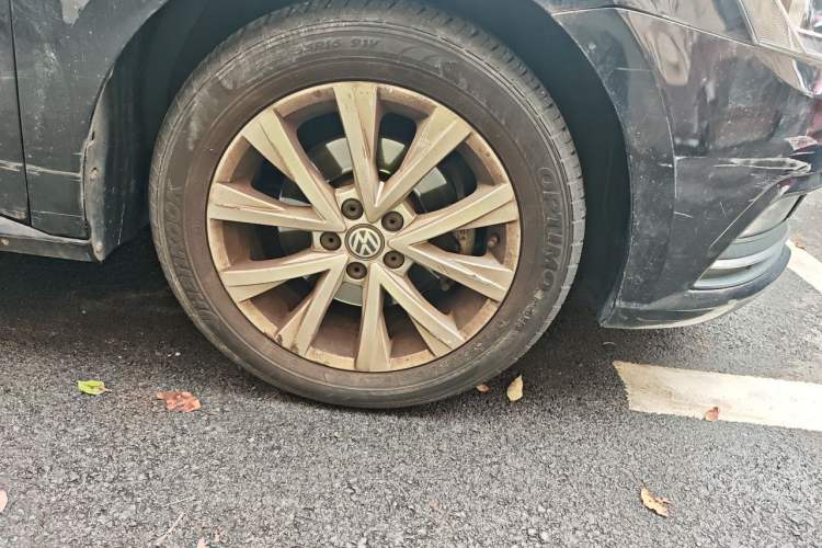Used Volkswagen Lavida 2015 1.6L Manual Comfort Edition Right Front Wheel Hub