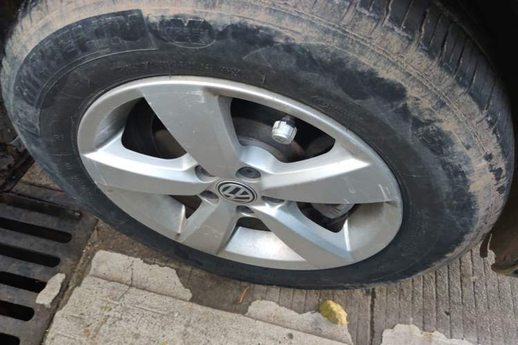 Used Volkswagen Lavida 2015 1.6L Manual Fashion Edition Right Front Wheel Hub