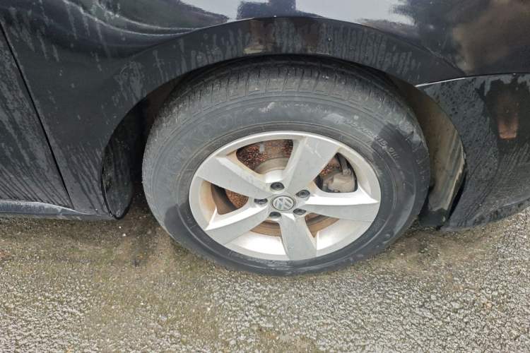 Used Volkswagen Lavida 2015 1.6L Manual Fashion Edition Right Front Wheel Hub