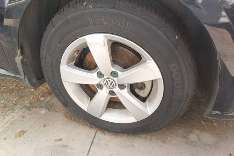 Used Volkswagen Lavida 2015 1.6L Manual Fashion Edition Right Front Wheel Hub
