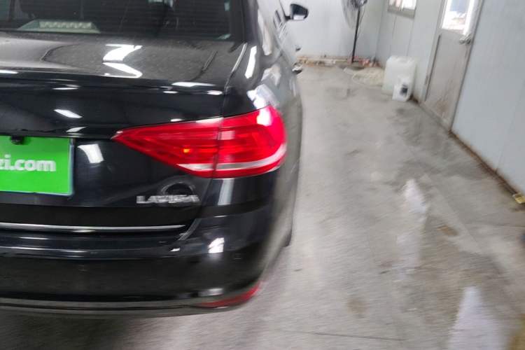 Used Volkswagen Lavida 2015 1.6L Automatic Comfort Edition Right Rear Taillight