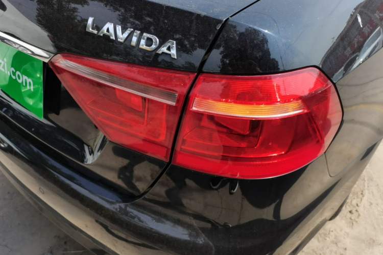 Used Volkswagen Lavida 2015 1.6L Automatic Comfort Edition Right Rear Taillight