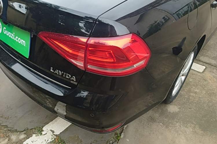 Used Volkswagen Lavida 2015 1.6L Automatic Comfort Edition Right Rear Taillight
