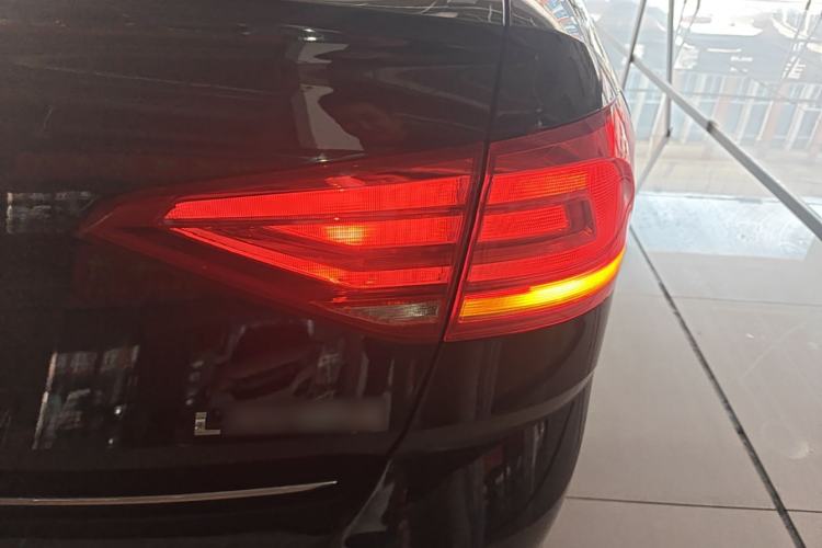Used Volkswagen Lavida 2015 1.6L Automatic Comfort Edition Right Rear Taillight
