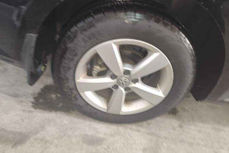 Used Volkswagen Lavida 2015 1.6L Manual Fashion Edition Right Rear Wheel Hub