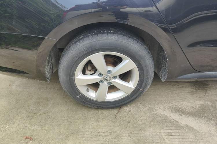 Used Volkswagen Lavida 2015 1.6L Manual Fashion Edition Right Rear Wheel Hub