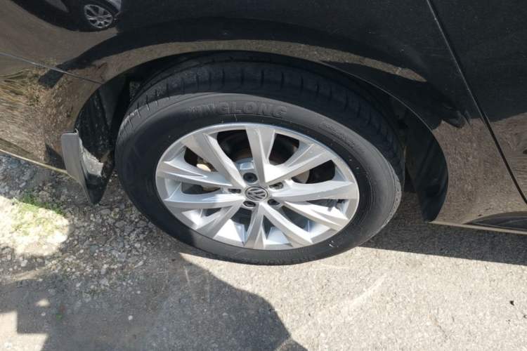Used Volkswagen Lavida 2015 1.6L Manual Comfort Edition Right Rear Wheel Hub