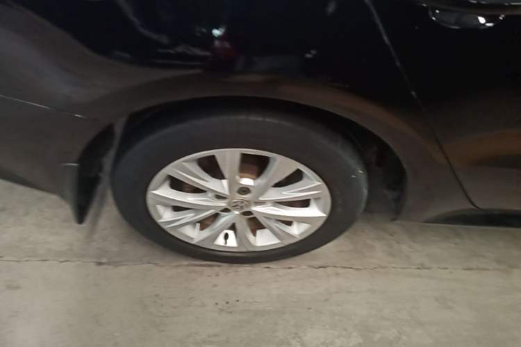Used Volkswagen Lavida 2015 1.6L Automatic Comfort Edition Right Rear Wheel Hub
