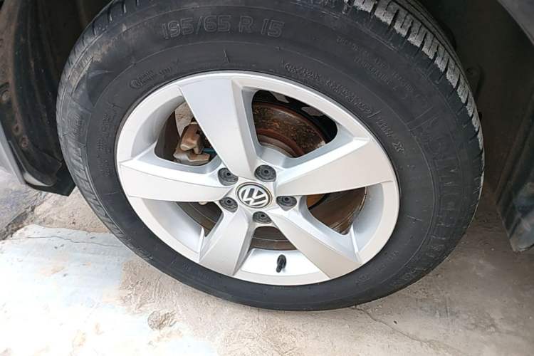 Used Volkswagen Lavida 2015 1.6L Manual Fashion Edition Right Rear Wheel Hub