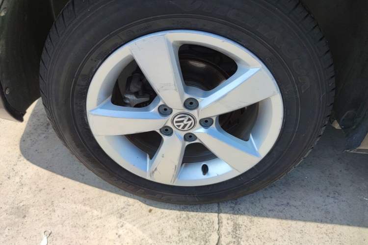 Used Volkswagen Lavida 2015 1.6L Automatic Fashion Edition Right Rear Wheel Hub