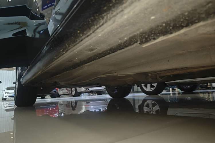Used Volkswagen Lavida 2015 1.6L Automatic Comfort Edition Right Side Sill