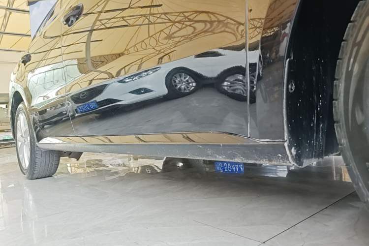 Used Volkswagen Lavida 2015 1.6L Automatic Comfort Edition Right Side Sill