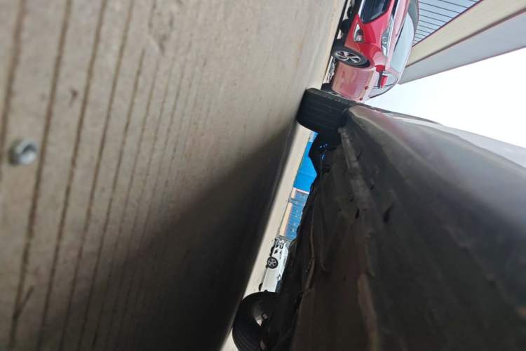 Used Volkswagen Lavida 2015 1.6L Manual Comfort Edition Right Side Sill