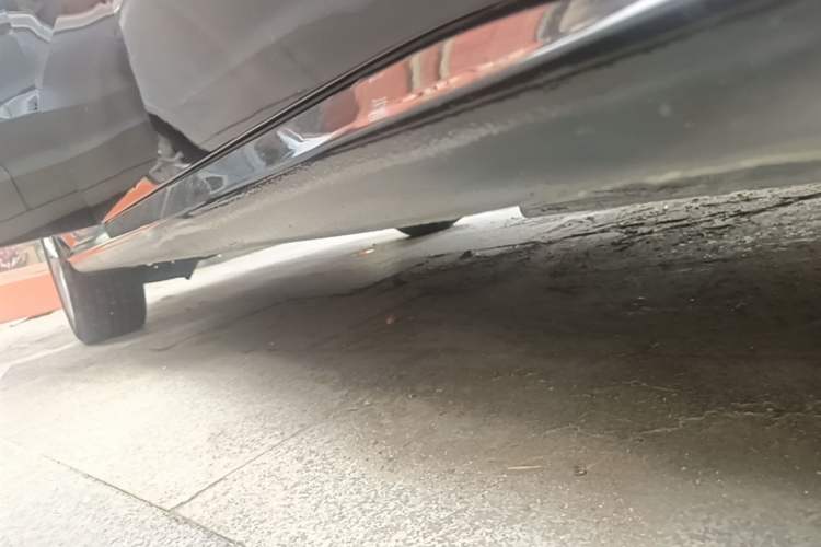 Used Volkswagen Lavida 2015 1.6L Automatic Comfort Edition Right Side Sill