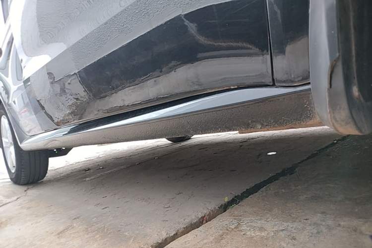 Used Volkswagen Lavida 2015 1.6L Manual Fashion Edition Right Side Sill