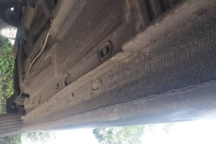 Used Volkswagen Lavida 2015 1.6L Automatic Comfort Edition Right Side Sill