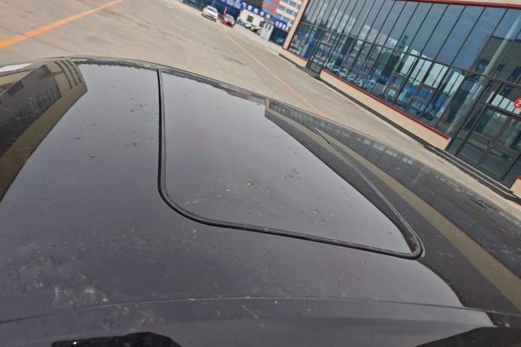 Used Volkswagen Lavida 2015 1.6L Manual Comfort Edition Roof