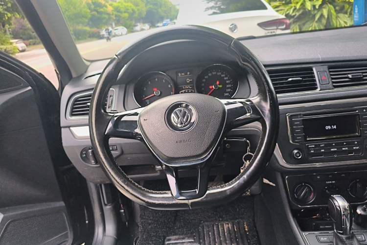 Used Volkswagen Lavida 2015 230TSI DSG Comfort Edition Steering Wheel