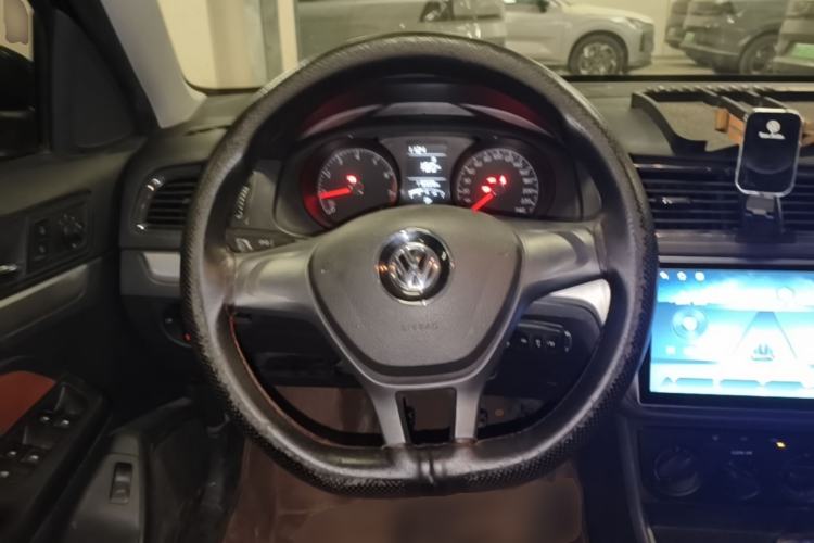 Used Volkswagen Lavida 2015 1.6L Manual Fashion Edition Steering Wheel