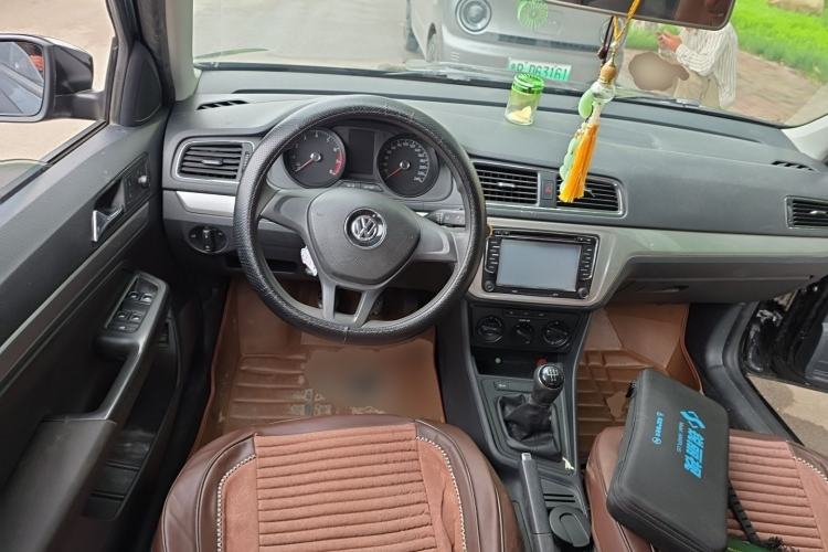 Used Volkswagen Lavida 2015 1.6L Manual Fashion Edition Steering Wheel