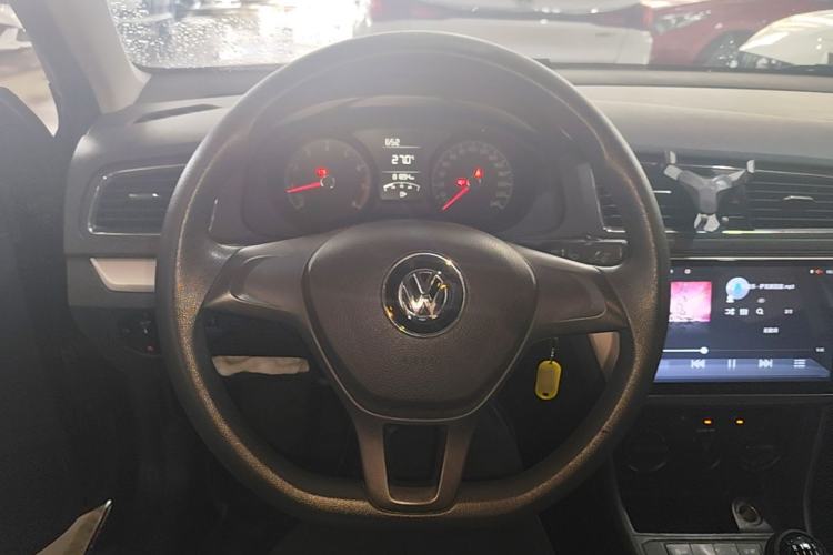 Used Volkswagen Lavida 2015 1.6L Manual Fashion Edition Steering Wheel
