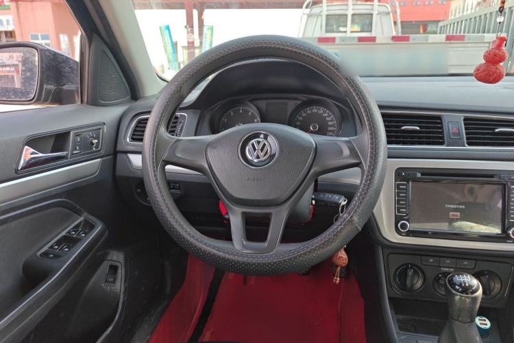 Used Volkswagen Lavida 2015 1.6L Manual Fashion Edition Steering Wheel