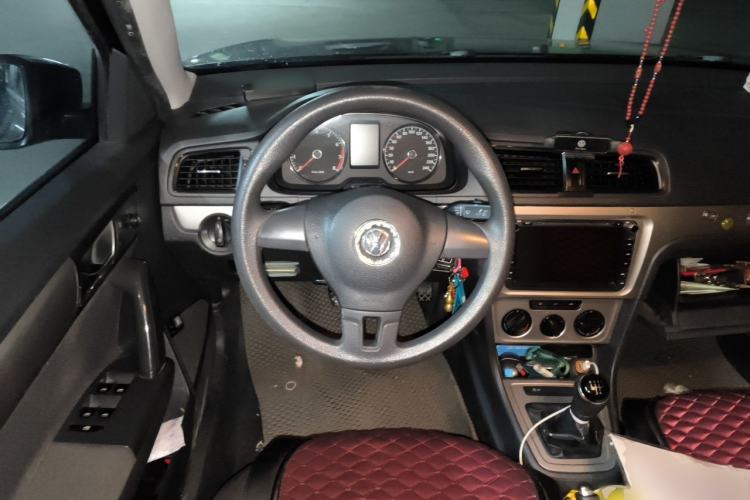 Used Volkswagen Lavida 2015 1.6L Manual Fashion Edition Steering Wheel