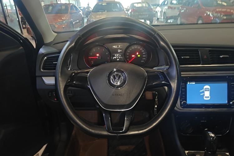 Used Volkswagen Lavida 2015 1.6L Automatic Comfort Edition Steering Wheel