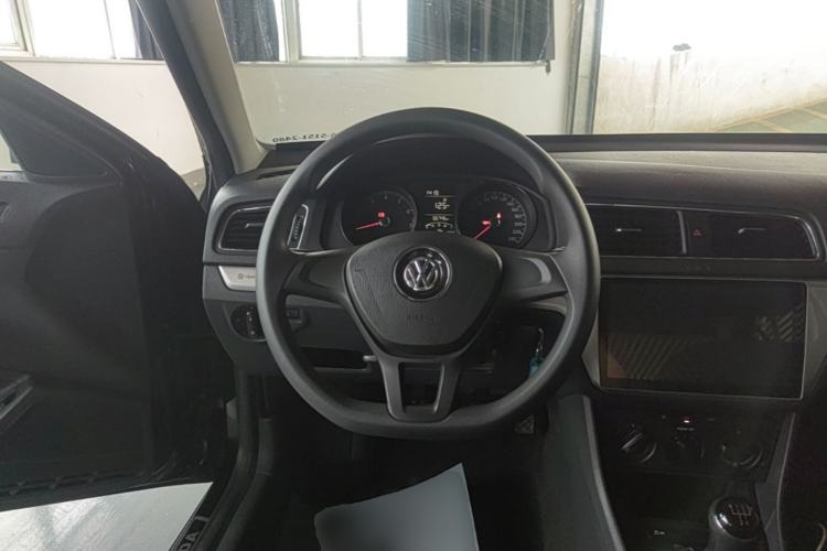 Used Volkswagen Lavida 2015 1.6L Manual Fashion Edition Steering Wheel