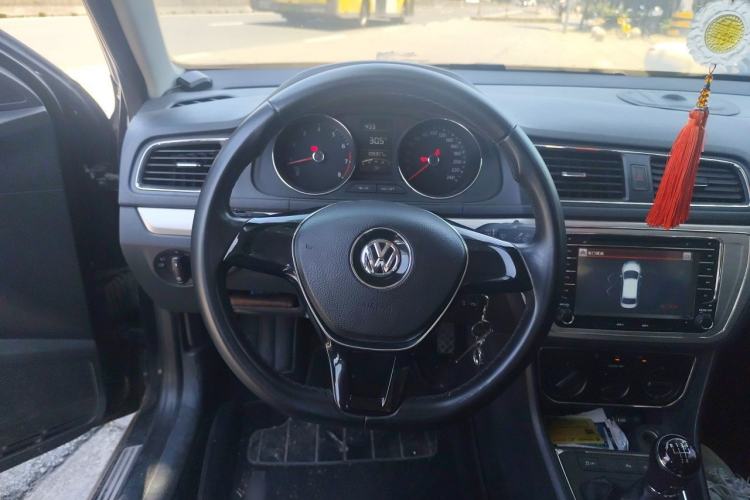 Used Volkswagen Lavida 2015 1.6L Manual Comfort Edition Steering Wheel