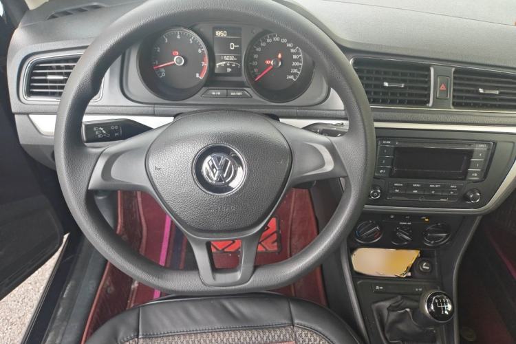 Used Volkswagen Lavida 2015 1.6L Manual Fashion Edition Steering Wheel