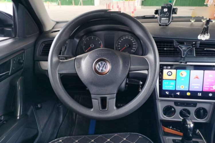 Used Volkswagen Lavida 2015 1.6L Automatic Fashion Edition Steering Wheel