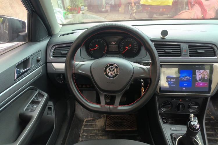 Used Volkswagen Lavida 2015 1.6L Manual Fashion Edition Steering Wheel