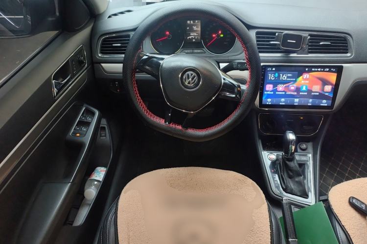 Used Volkswagen Lavida 2015 1.6L Automatic Comfort Edition Steering Wheel