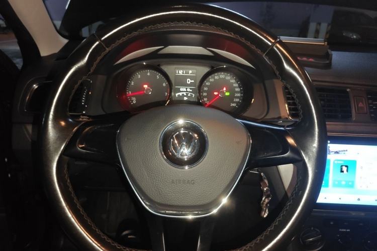 Used Volkswagen Lavida 2015 230TSI DSG Comfort Edition Steering Wheel