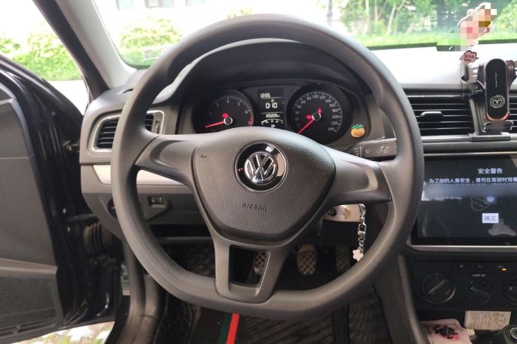 Used Volkswagen Lavida 2015 1.6L Manual Fashion Edition Steering Wheel