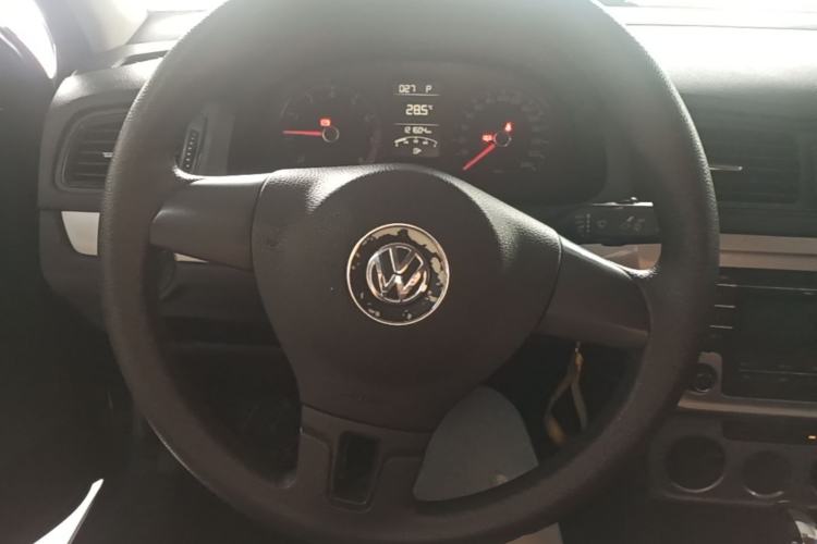 Used Volkswagen Lavida 2015 1.6L Automatic Fashion Edition Steering Wheel