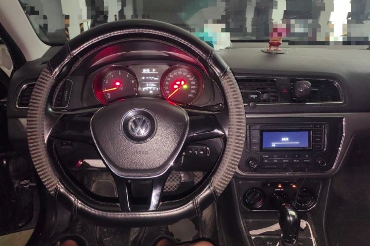 Used Volkswagen Lavida 2015 1.6L Automatic Comfort Edition Steering Wheel