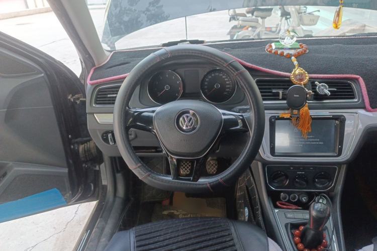 Used Volkswagen Lavida 2015 1.6L Manual Comfort Edition Steering Wheel