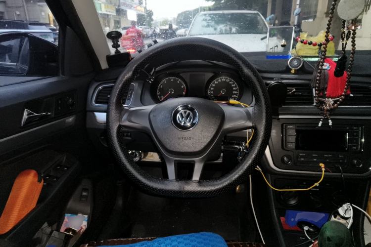 Used Volkswagen Lavida 2015 1.6L Manual Fashion Edition Steering Wheel