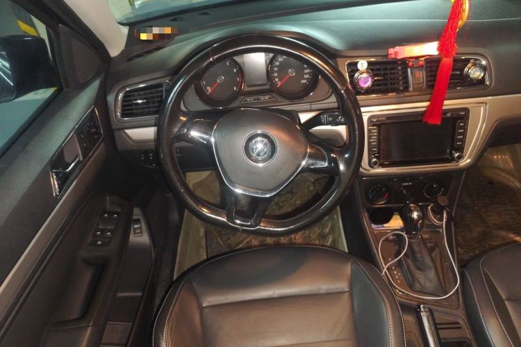Used Volkswagen Lavida 2015 1.6L Automatic Comfort Edition Steering Wheel