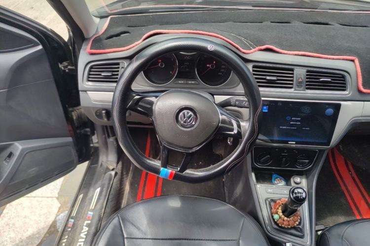 Used Volkswagen Lavida 2015 1.6L Manual Comfort Edition Steering Wheel