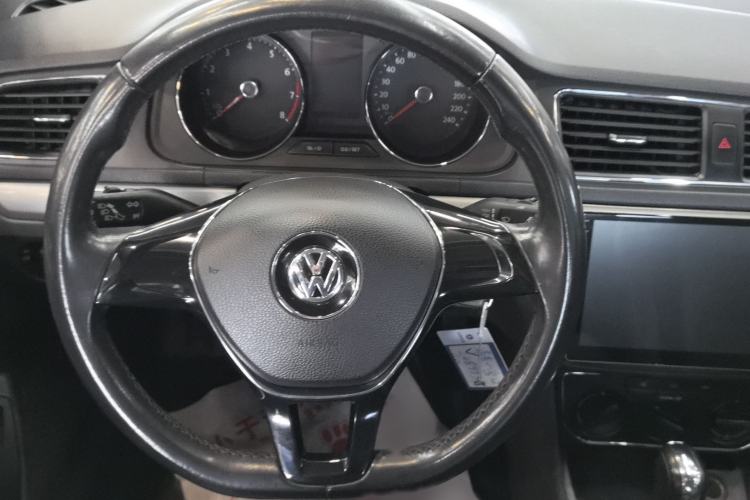 Used Volkswagen Lavida 2015 1.6L Automatic Comfort Edition Steering Wheel
