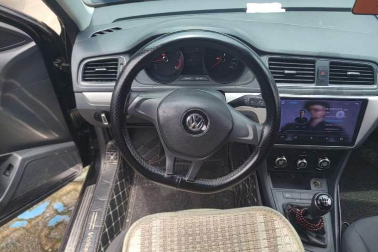 Used Volkswagen Lavida 2015 1.6L Manual Fashion Edition Steering Wheel