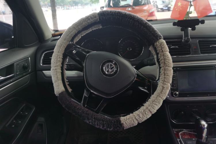 Used Volkswagen Lavida 2015 1.6L Automatic Comfort Edition Steering Wheel