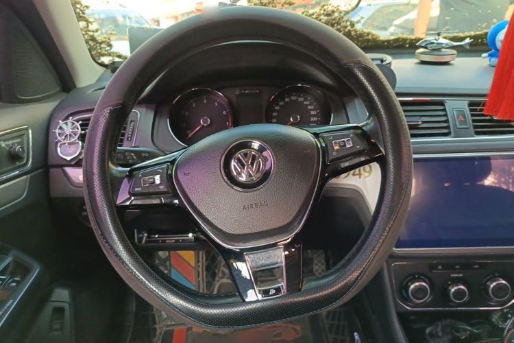 Used Volkswagen Lavida 2015 1.6L Manual Comfort Edition Steering Wheel