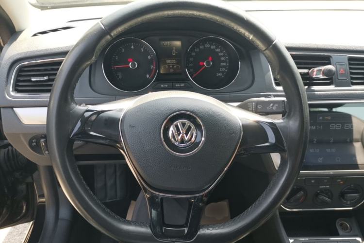 Used Volkswagen Lavida 2015 1.6L Manual Comfort Edition Steering Wheel