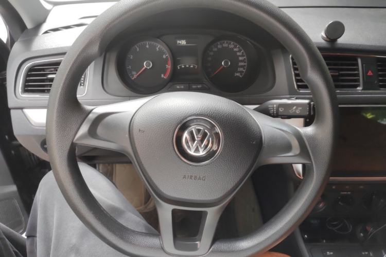 Used Volkswagen Lavida 2015 1.6L Manual Fashion Edition Steering Wheel